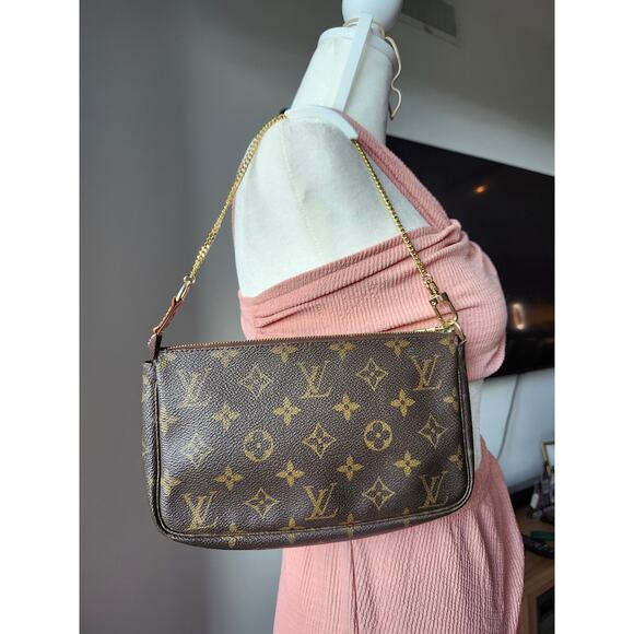 Louis Vuitton Pochette Accessoires LV Monogram Shoulder Bag with Chain Vintage - Picture 2 of 15